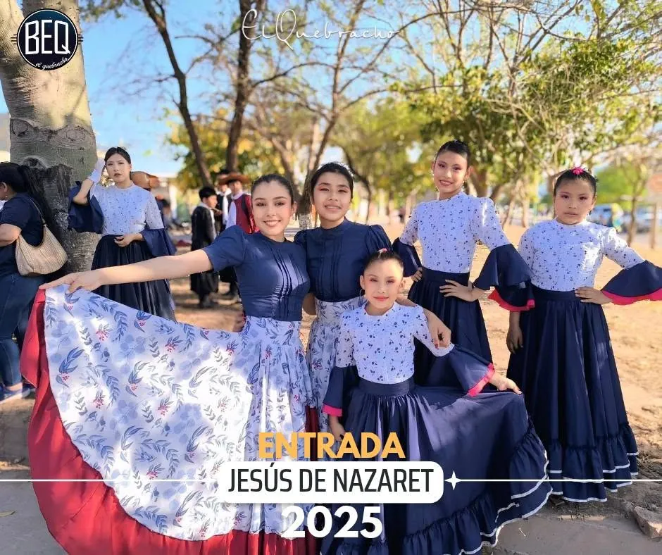 Bailarines con vestimenta chaqueña